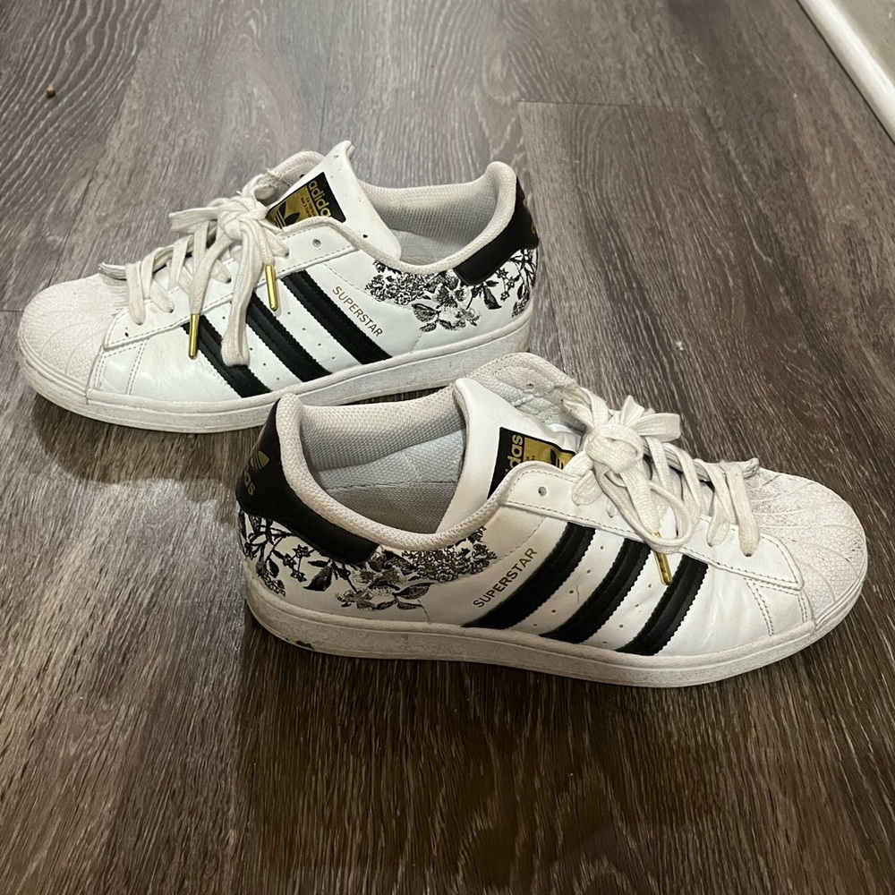 Floral Adidas superstars